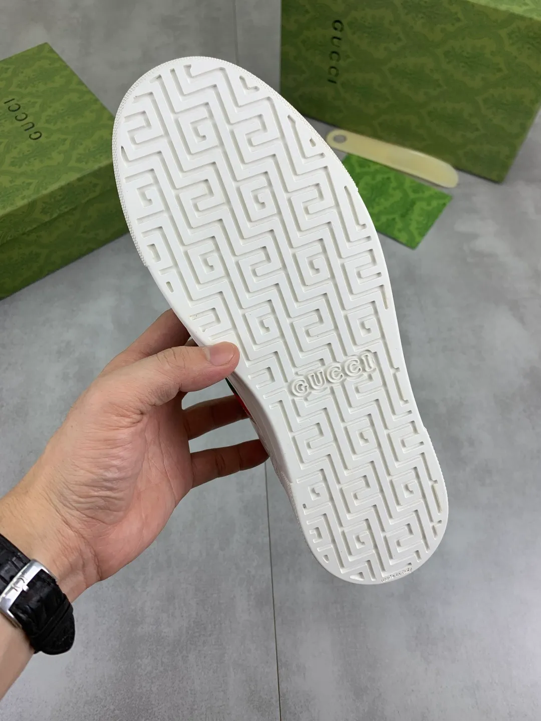 Men's shoes 💰P420 💰[New style]🆘 The latest model from Gucci GUCCI official website🎁Classic casual and fashionable men's shoes👟Best model💥The style is simple and elegant, exclusive for trendy men. Unique official website latest brand elements👑Gucci original decoration, fashionable and generous, original soft calfskin fabric➕Comfortable soft first-layer pigskin lining ✅The official website specifies the wear-resistant casual outsole, the classic model is taken in kind🎬Color: 4️⃣colors available😍Number: 38-44